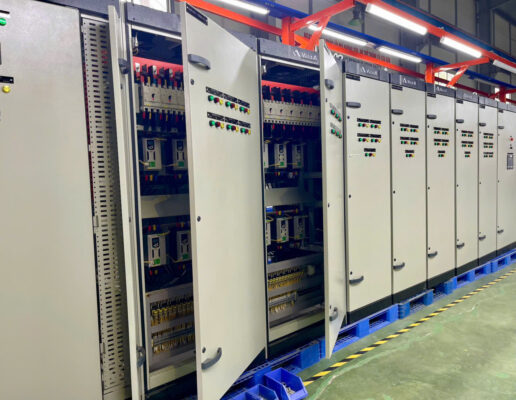 Hệ Thống tủ Main Industrial Control Panel đang dduwopcj lắp đặt tại nhà máy sản xuất Việt Á